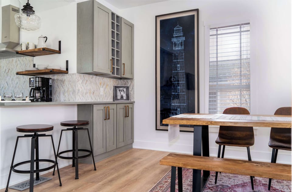 Additional stool seating for 2