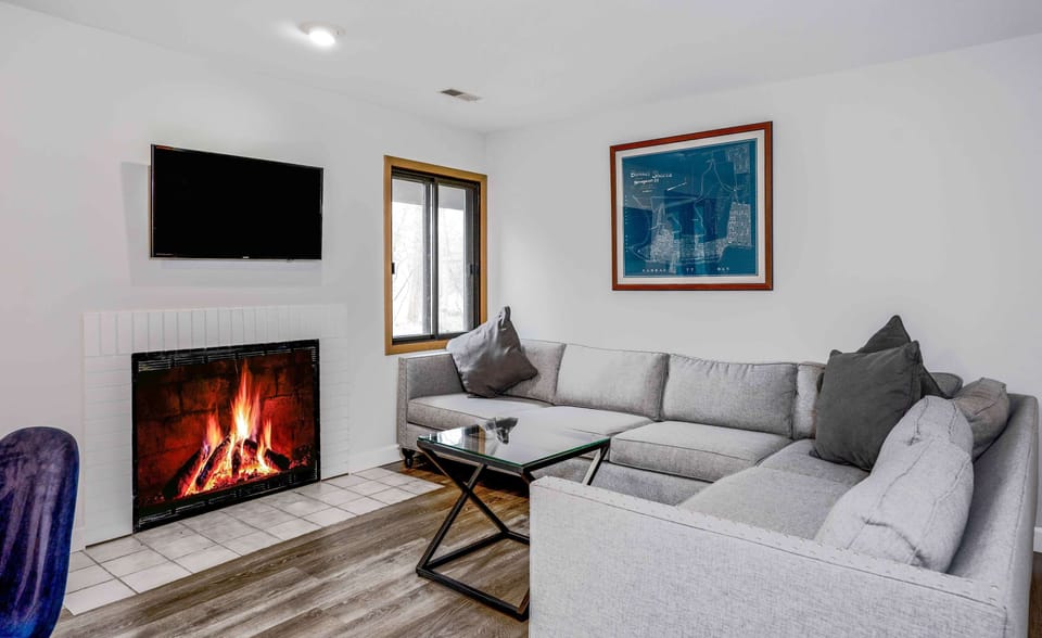 Cozy up in the downstairs living area and stream all your favorite shows