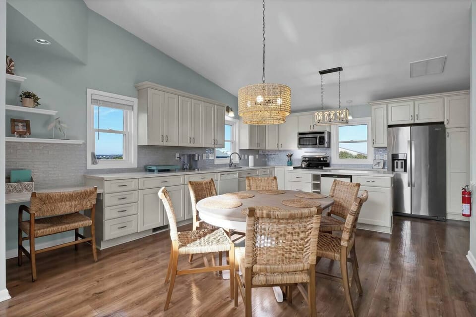 Newly remodeled, gorgeous and large kitchen! Great space to enjoy family meals