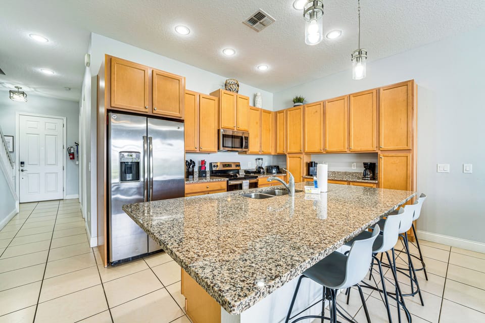 Kitchen | 1st Floor | Breakfast Bar | Cooking Basics | Dishwasher