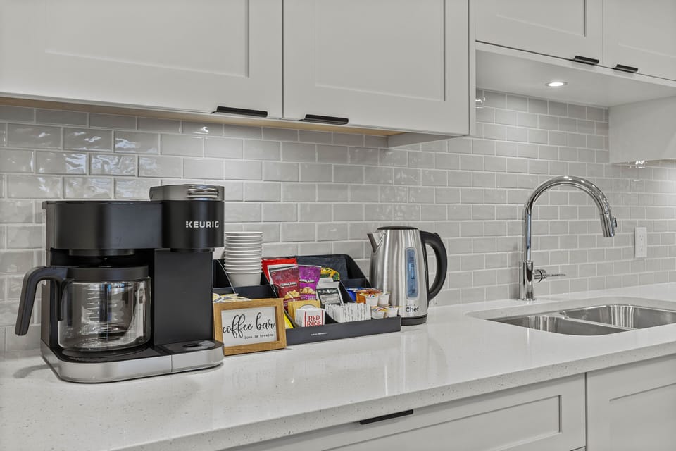 Coffee Bar: Teas, K-pods, coffee