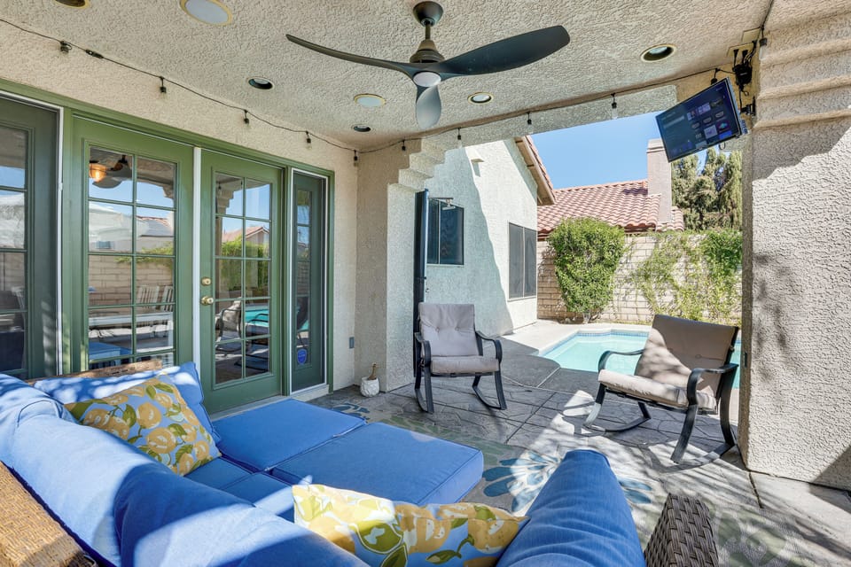 Covered Patio | Smart TV | Lounging Furniture