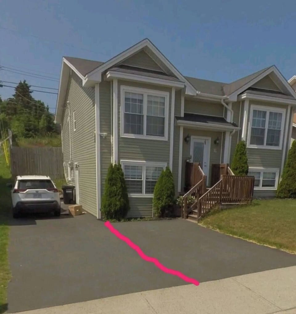 Front view/Parking space