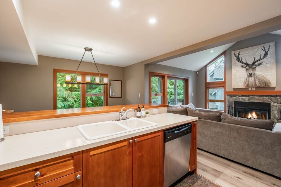 Full kitchen