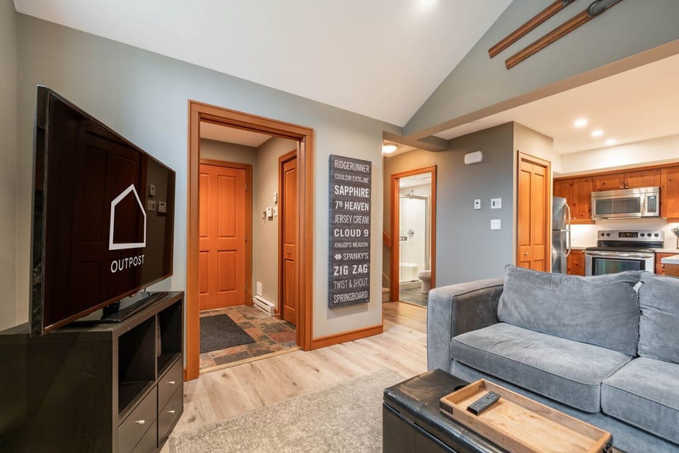Living area: Cable TV
