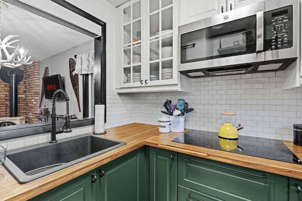 Prepare delicious meals in the fully equipped kitchen.