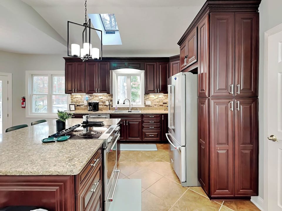 Eat-In Kitchen