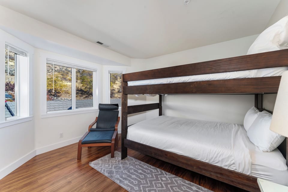 Bunk room 
