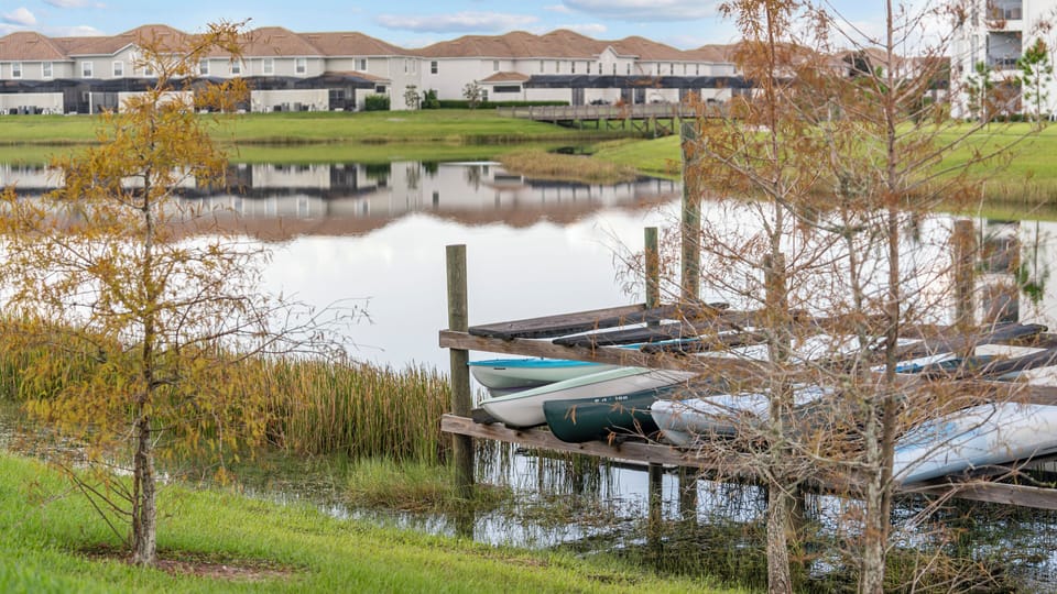 Kayaking available for a fun and relaxing way to explore the beautiful lake