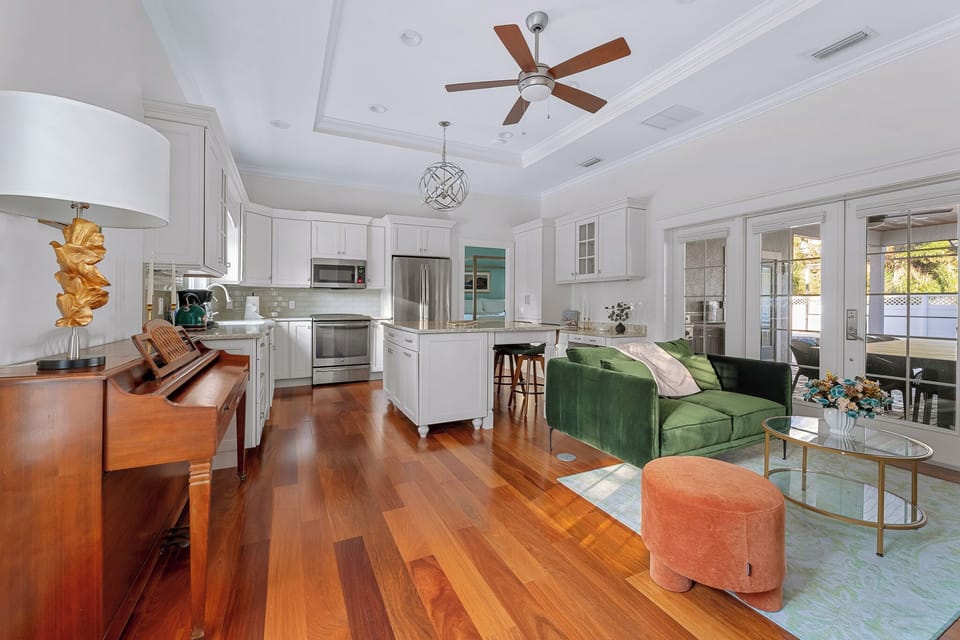 master mother in-law suite with full kitchen livingroom