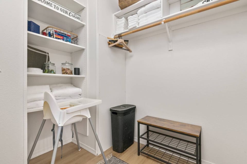 Closet/storage