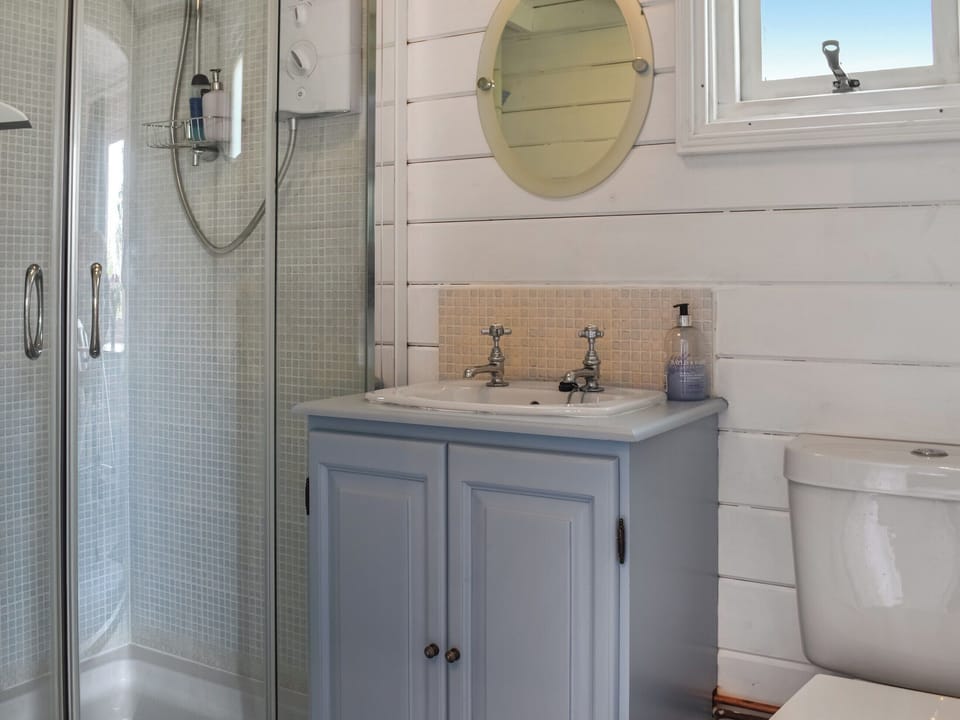 Bathroom | Sunrise Retreat, Mitcheldean