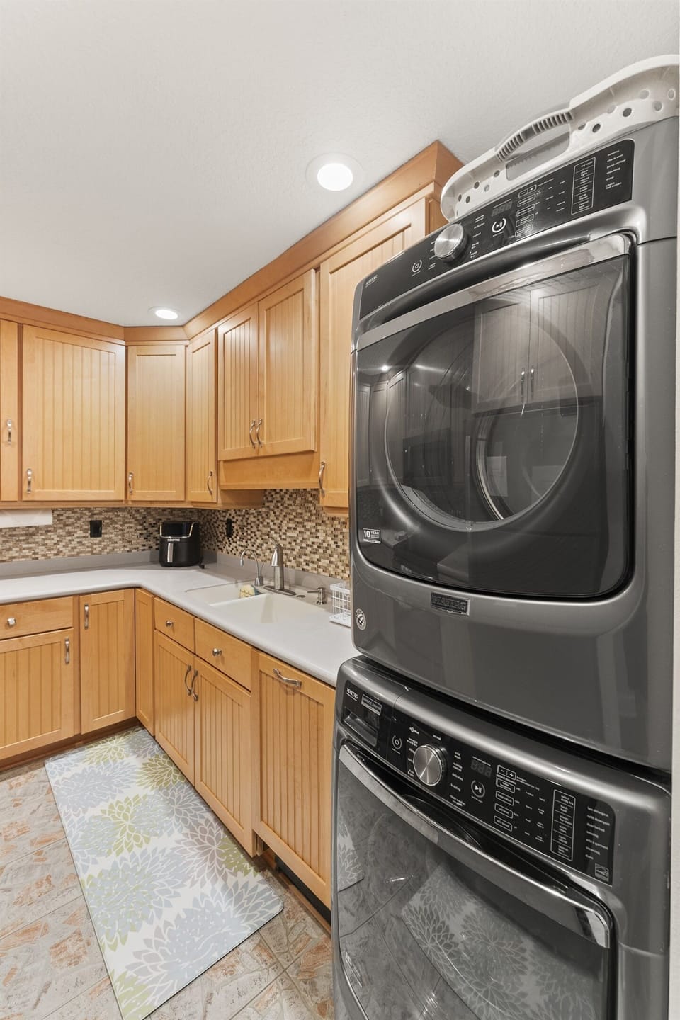Convenient stacked washer and dryer for easy mid-stay laundry