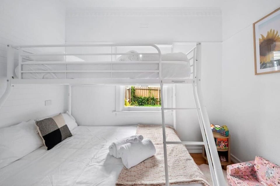 Bunk bedroom ideal for kids or additional guests.