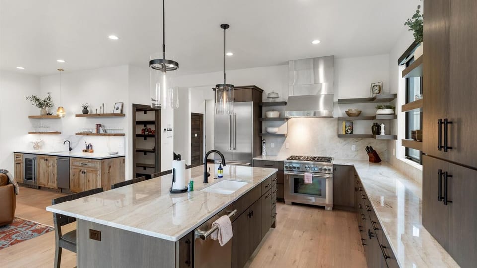 Whitefish Vista Retreat (8077)