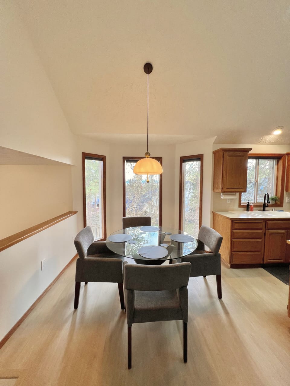 Kitchen dining that seats 4.
