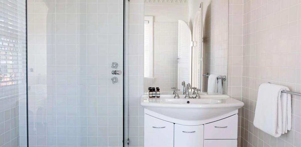 Functional Guest Bathroom