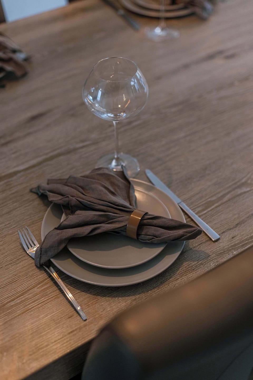 Dining table details