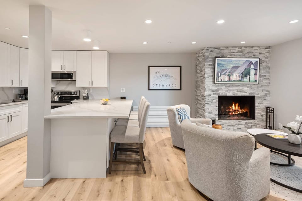 The breakfast bar has seating for 4 so you can your travel companions can enjoy dining together during your stay.