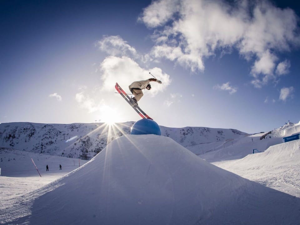 Cloud, Sky, Snow, Sports Equipment, Mountain, Slope, Outdoor Recreation, Terrain