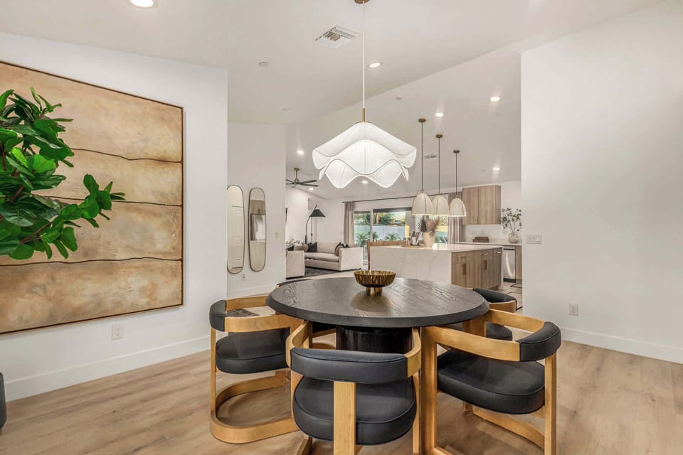 Bright and open dining for up to 6