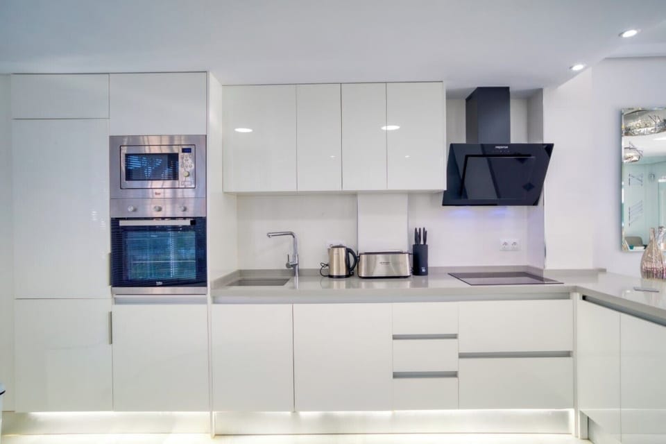 Modern fully equipped kitchen 