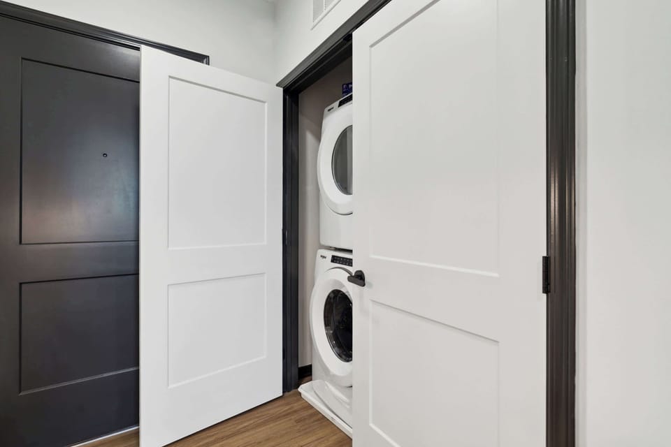 In-unit washer/dryer