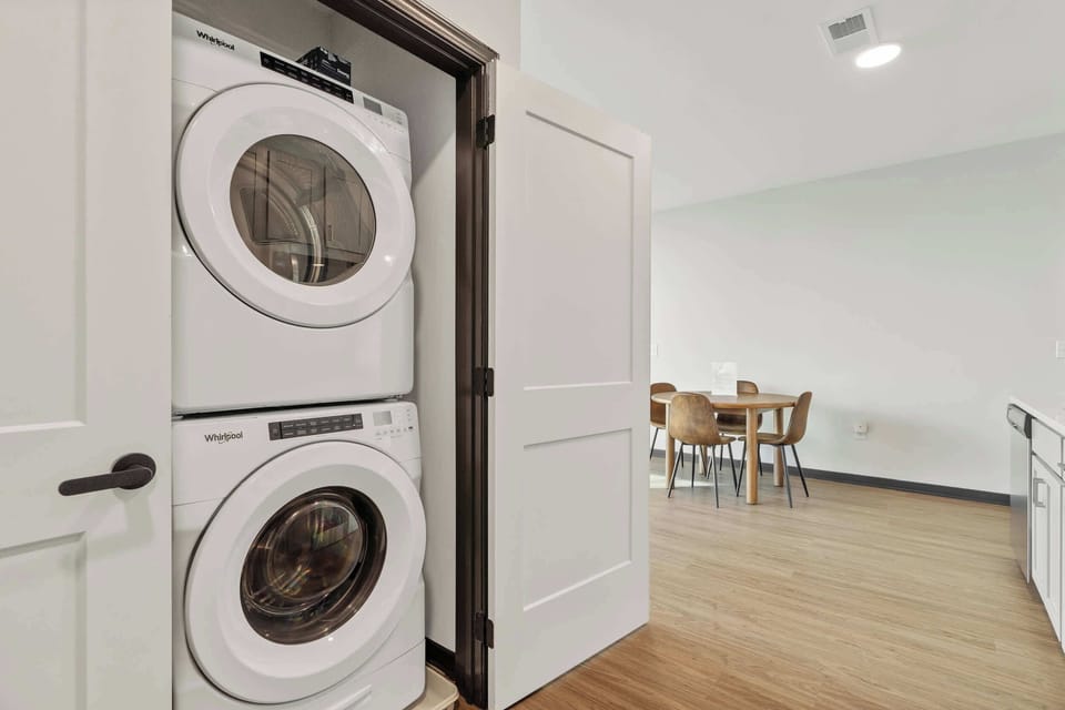 In Unit Washer/Dryer