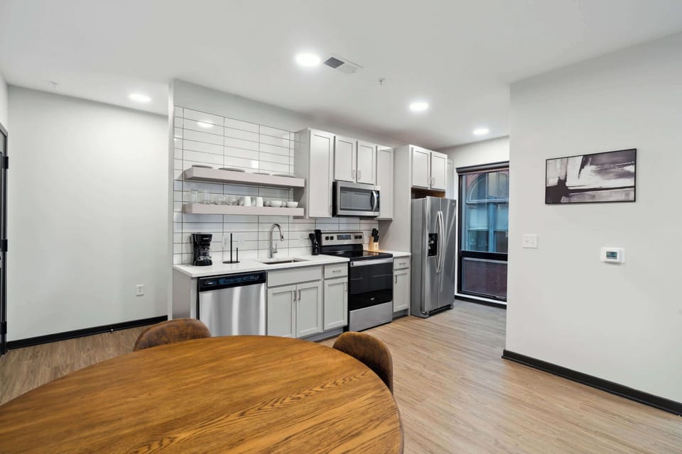 Dining Area and Fully Equipped Kitchen