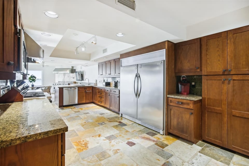 Full Size Kitchen