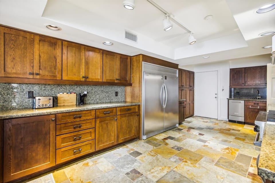Full Size Kitchen