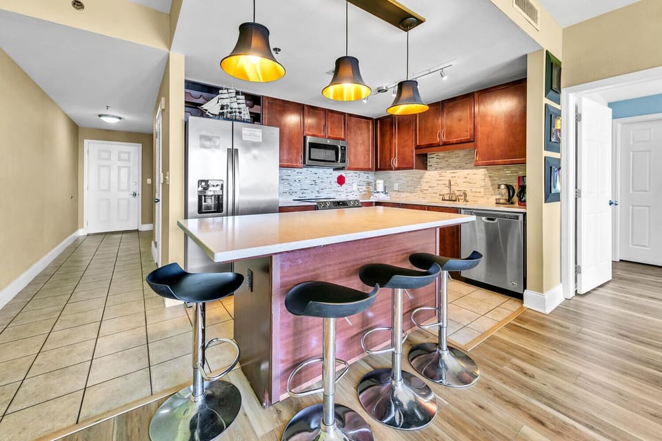 Eat-in bar seating