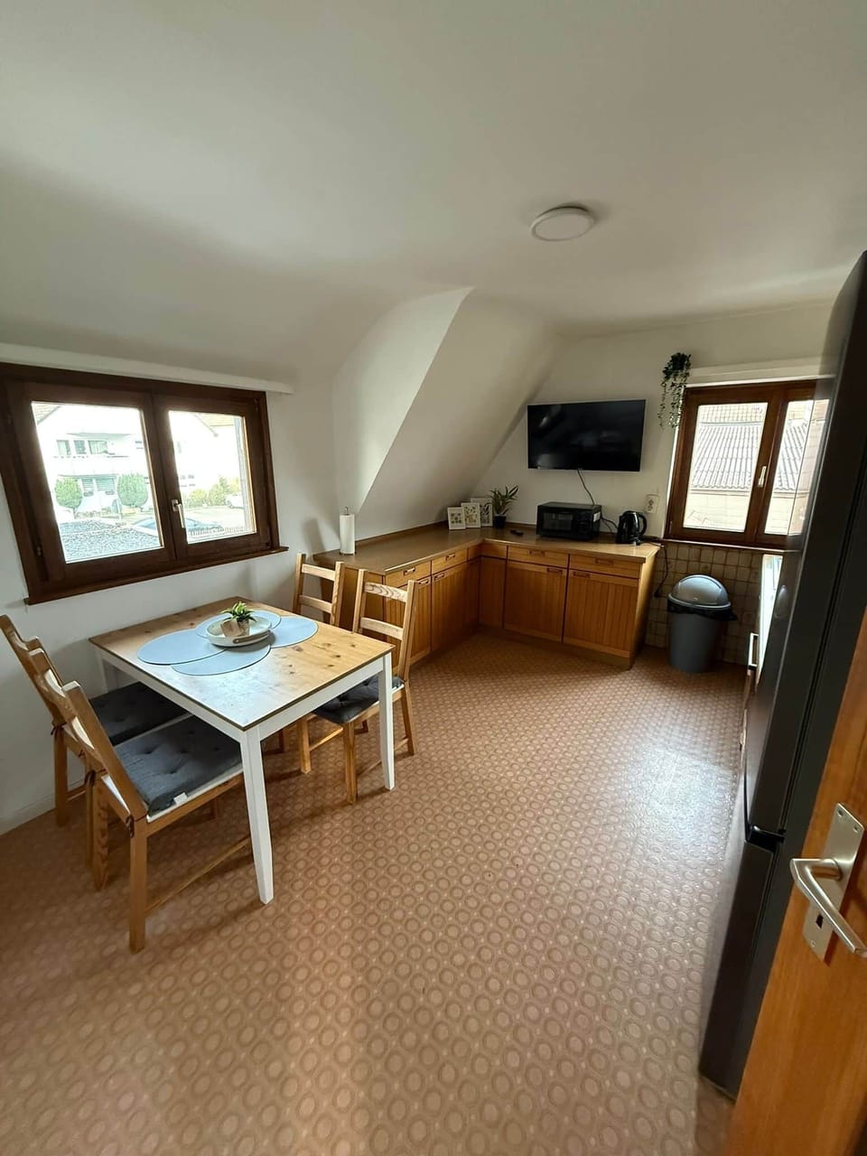 The fully equipped kitchen