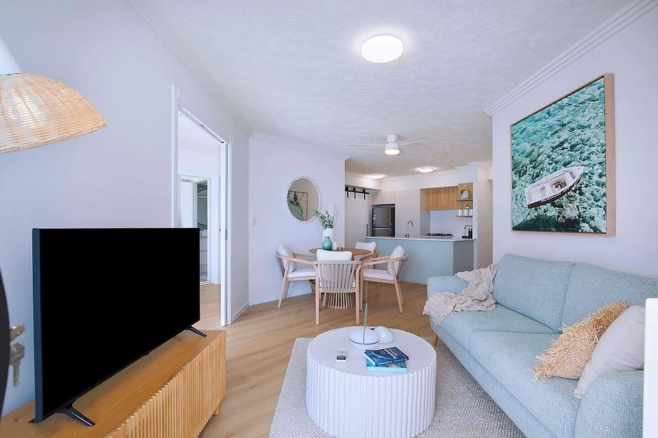 A compact but open layout offers ample space for two guests.