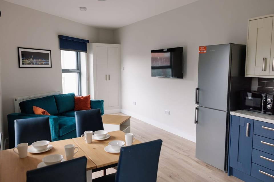 Lounge /Kitchen with 50 inch Tv