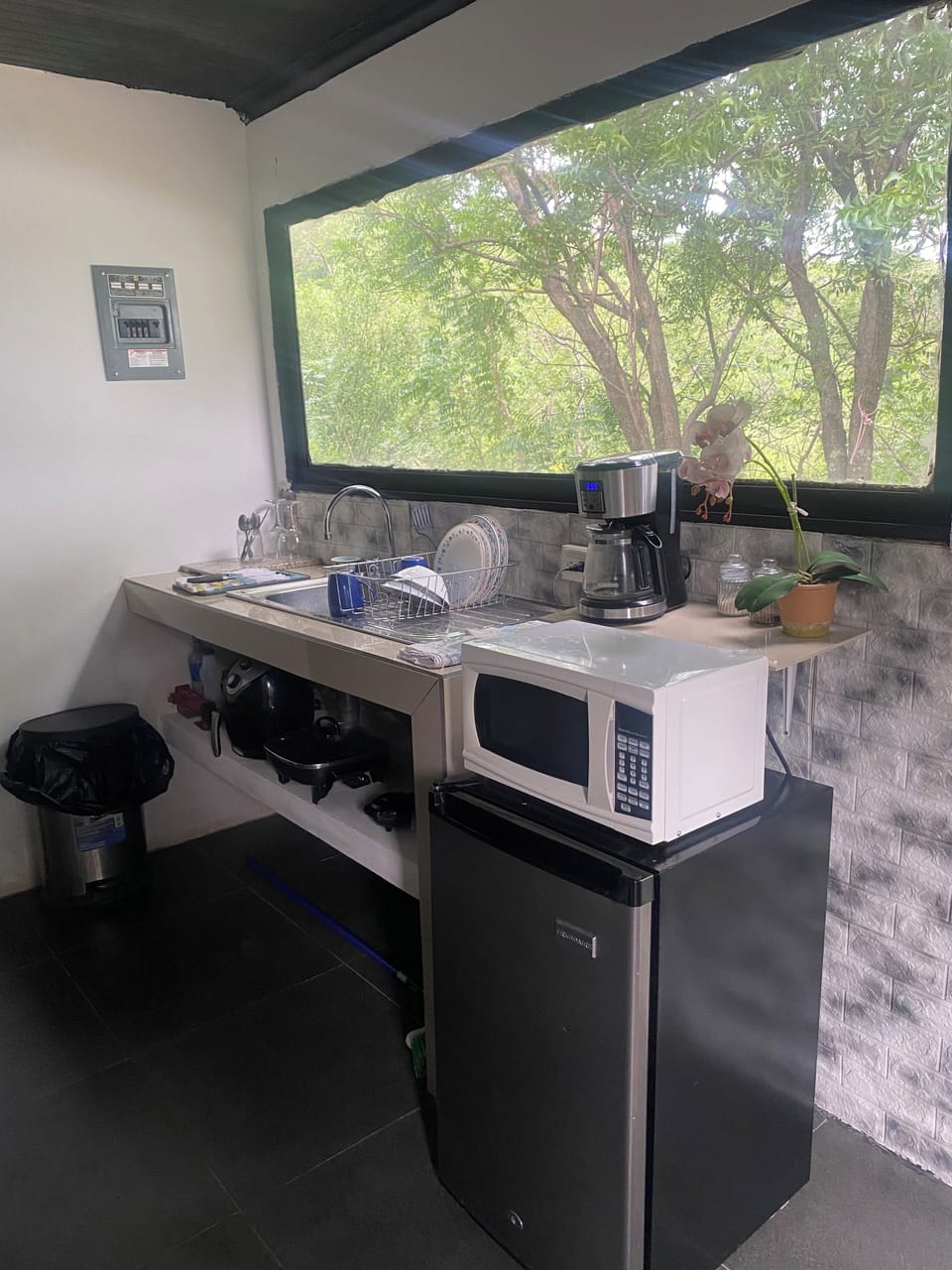 Full kitchen