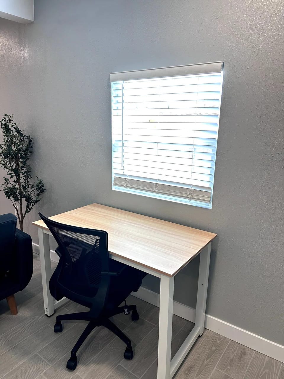 Work desk