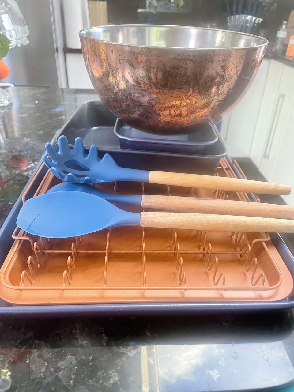 Baking pans, Pyrex pans also available.