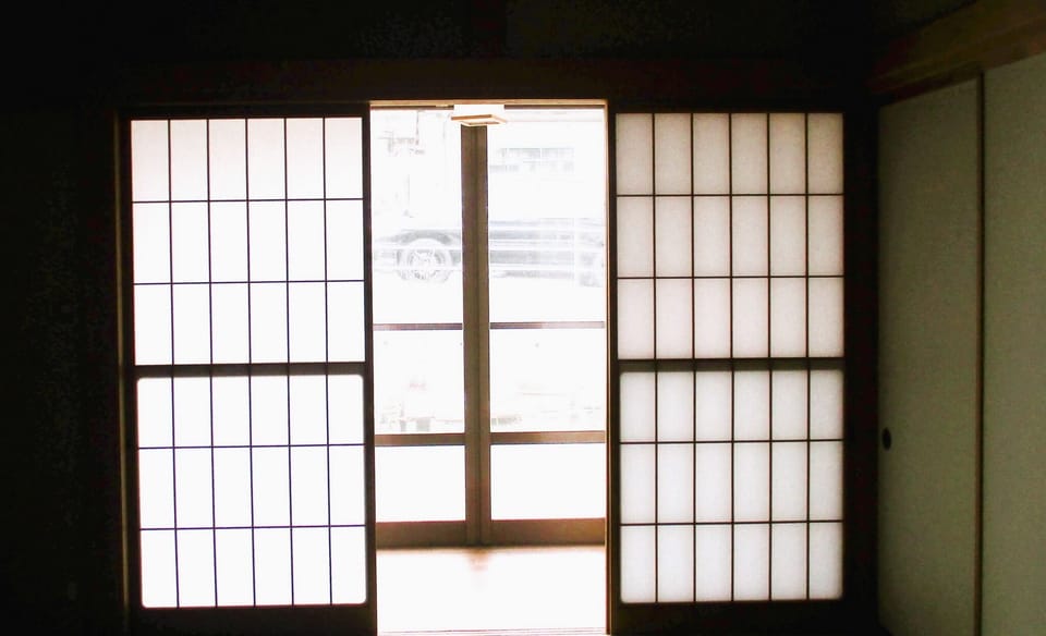 2 consecutive Japanese-style rooms
