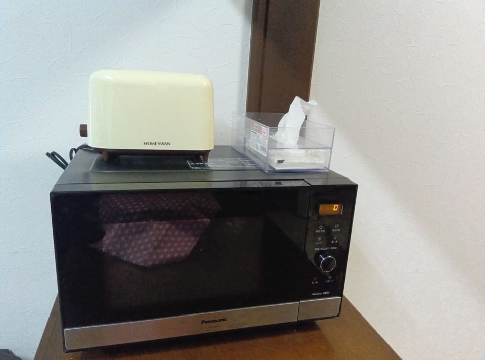 Kitchen Cooking Appliances - Microwaves & Toasters