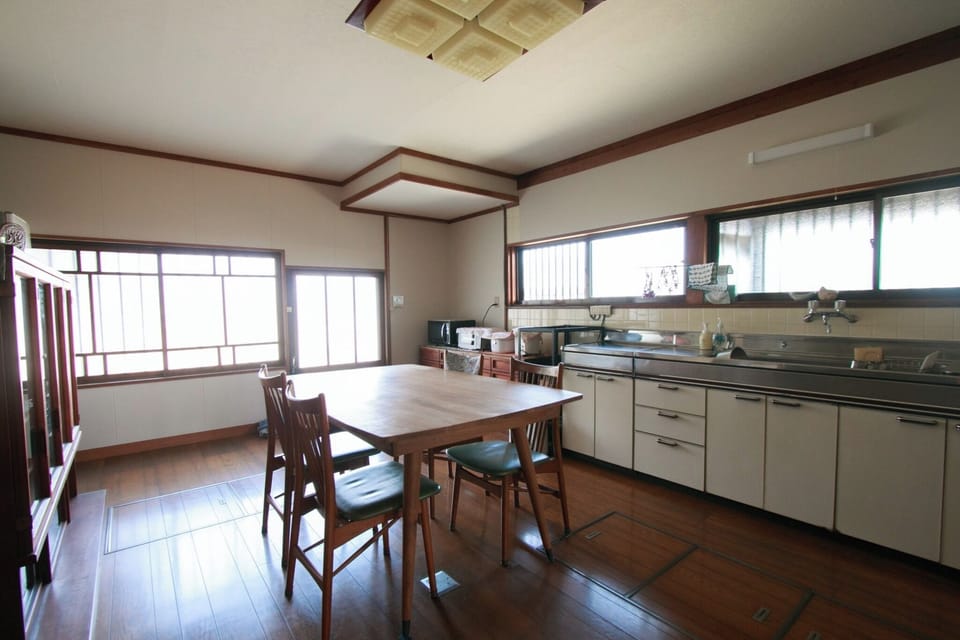 Spacious kitchen.
