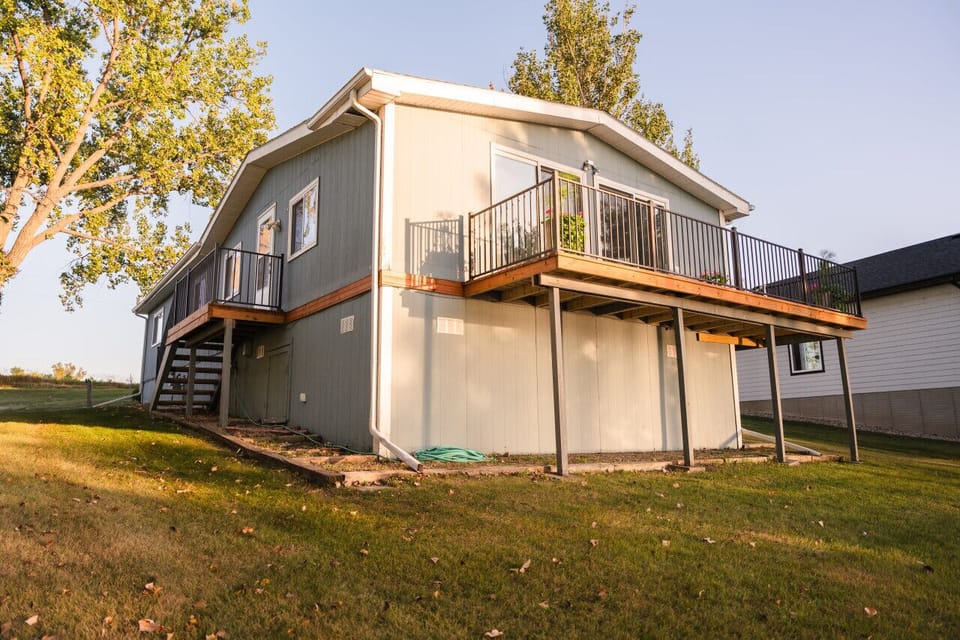 Back of the House – Private, peaceful, and just steps from the lake 🌊🏡