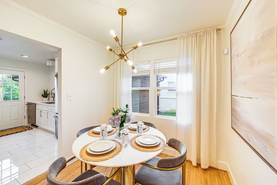 Dining Area | Dishware & Flatware Provided