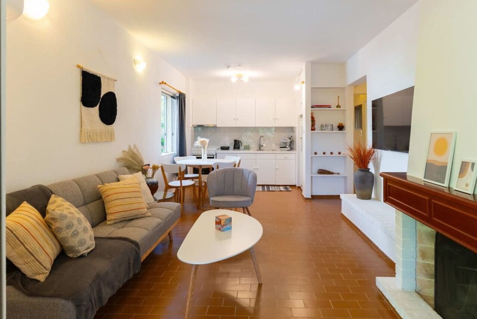 Spacious Living Room!