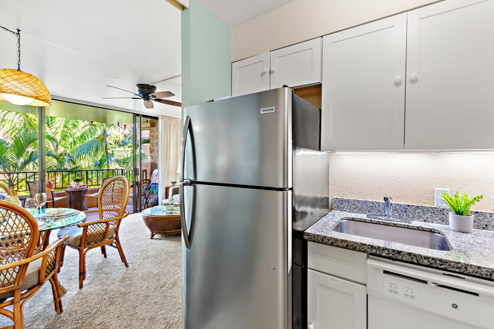 Under cabinet lighting, perfect for those midnight snacks!