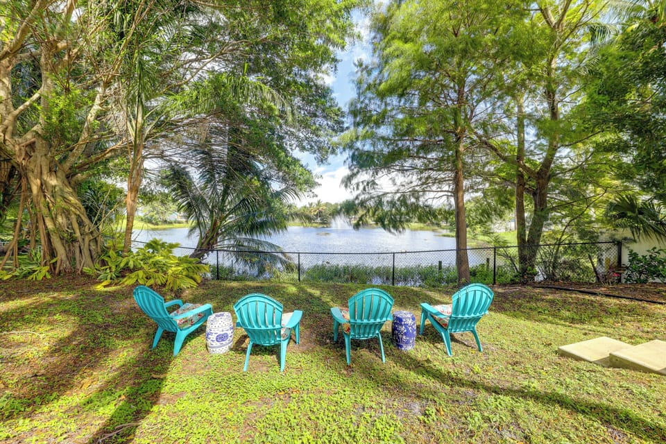 Lake Views | Outdoor Seating