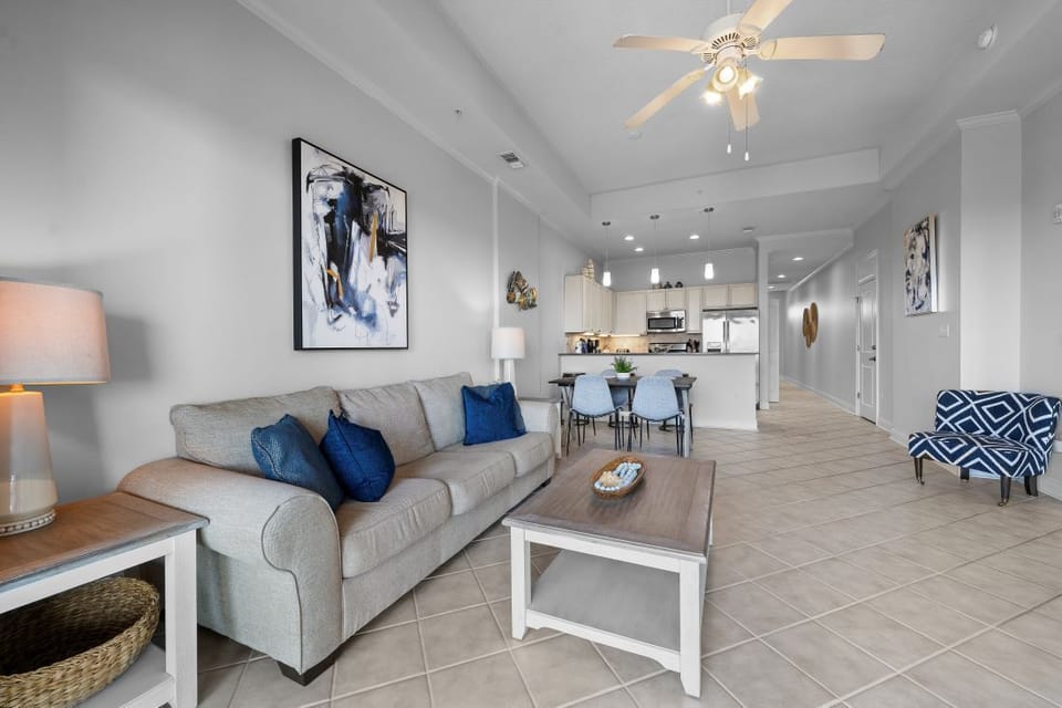 4 WH908 Living Room