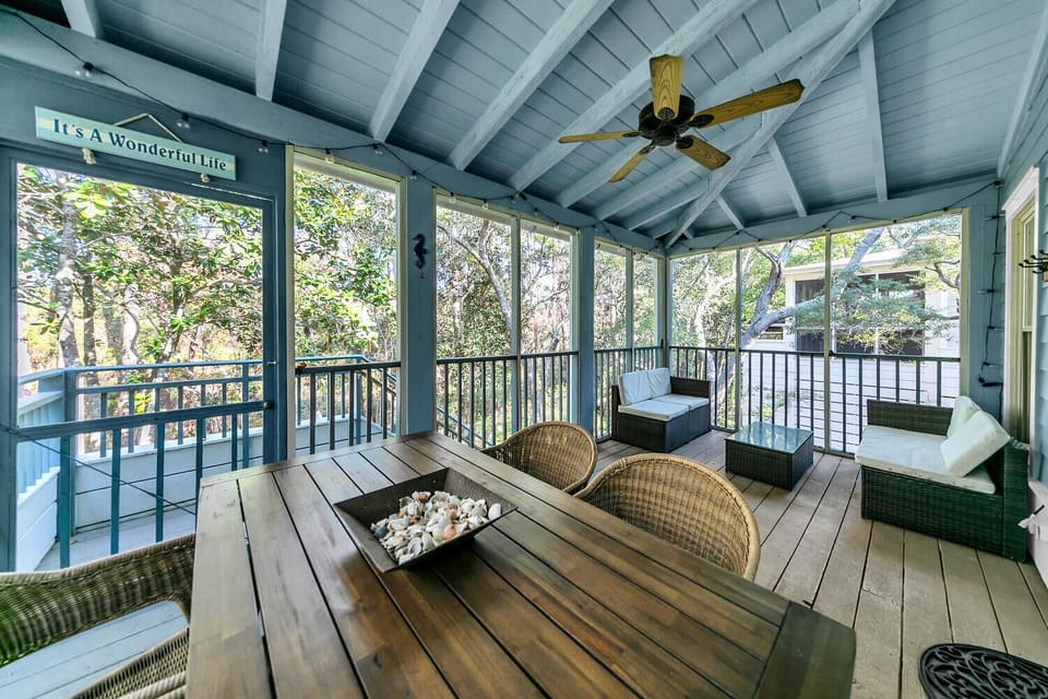 Screened in patio