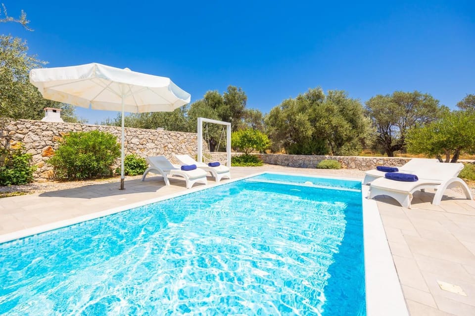 Private pool and terrace