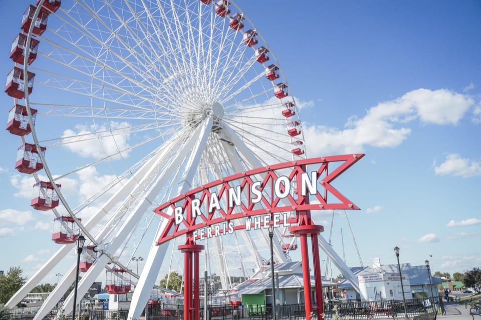 xperience the Branson Strip’s energy just 10 minutes away from your cabin